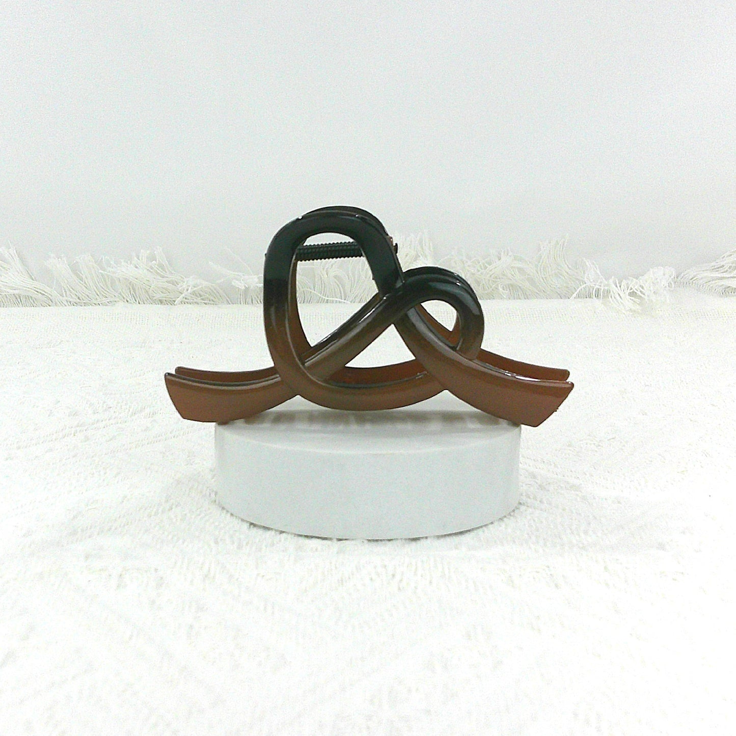 4.75 Inches Gradient Pretzel Claw Clip HC4305-2 (12PC)