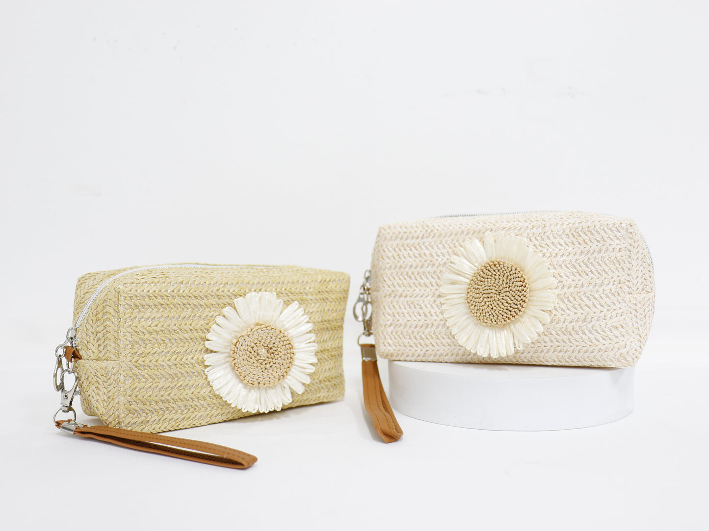 Daisy Flower Straw Makeup Pouch JB5526-8 (12PC)
