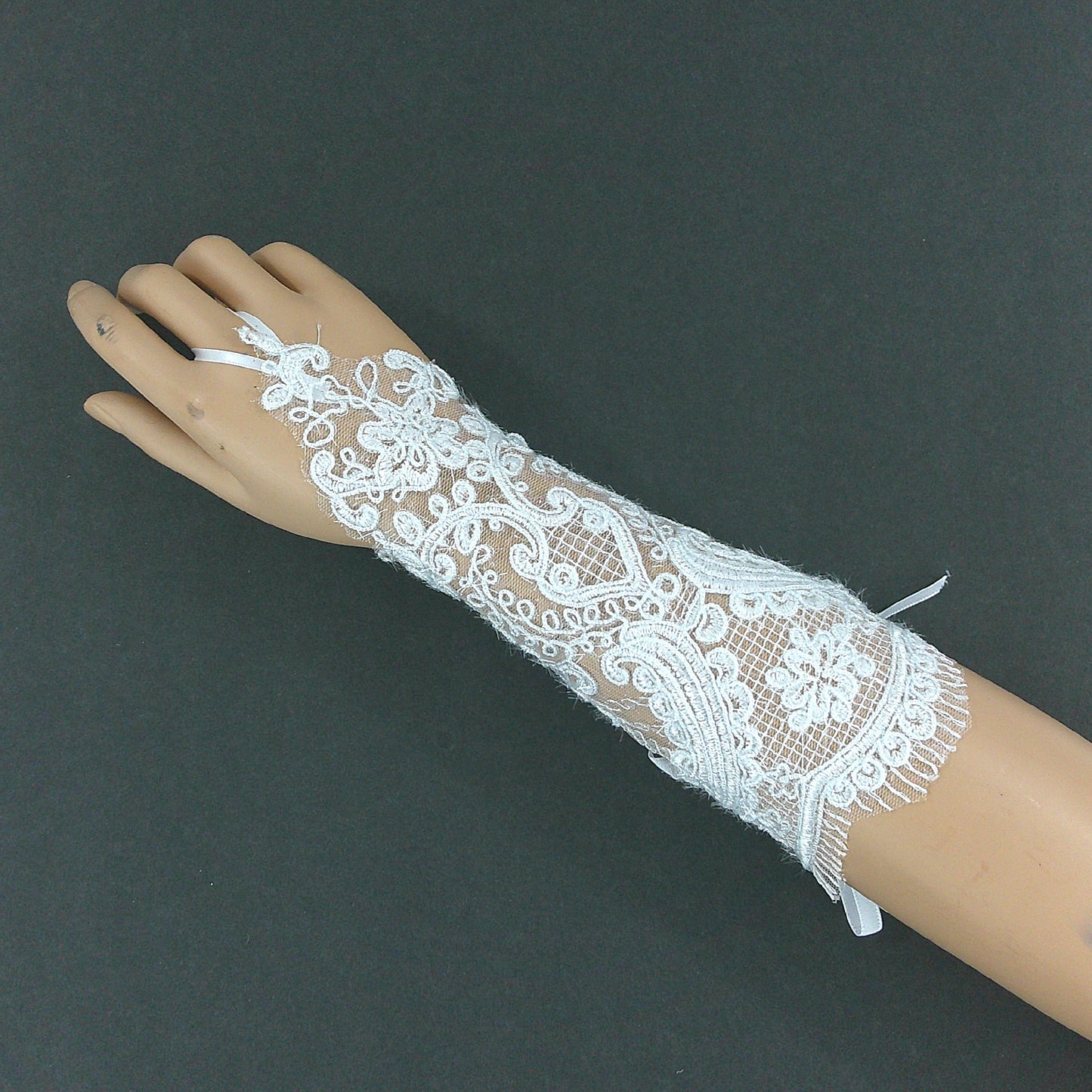 Embroidery Lace Fingerless Wedding Gloves WG141-C (3pc)